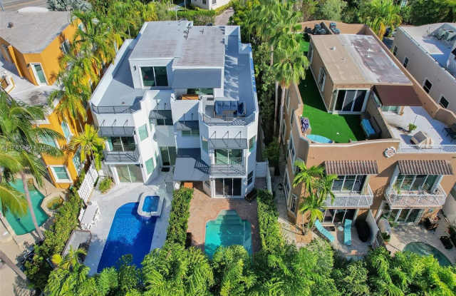 453 SW 5th Ave