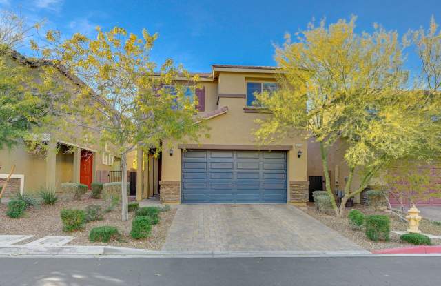 Beautifu 2 Story 4 bedrooms 2.5 baths located in Mountain Edge Southwest