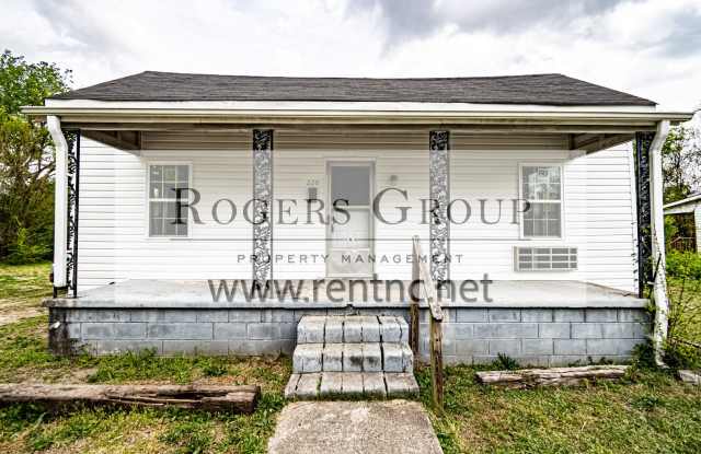 Homes for rent in Henderson NC - 220 Pearl Street - Schedule Showing Online at www.rentnc.net