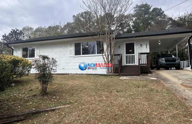 Great location newly RENOVATED ranch in Brookhaven