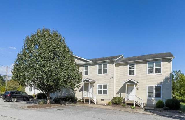 406 Villas Court