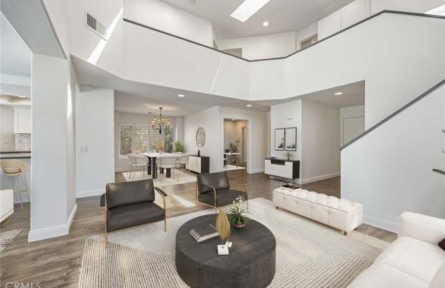 820 S Wildflower Lane