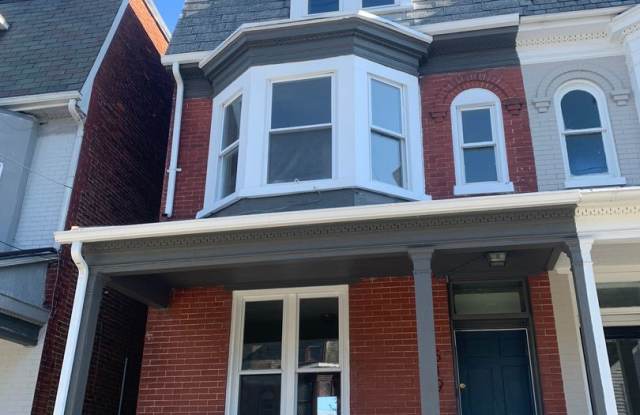 Spacious and Beautifully Renovated 5 Bedroom House-York City SD - 519 South Pershing Avenue, York, PA 17401