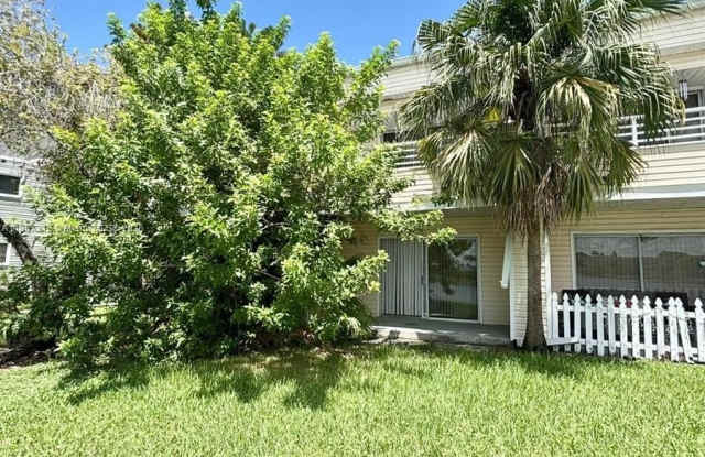 Photo of 3469 NW 44th St