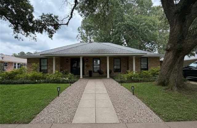 1167 AURORA Place
