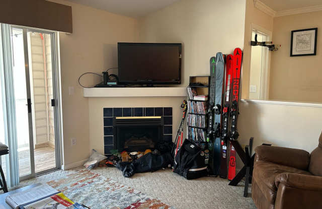 215 Knollwood