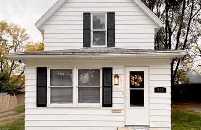 813 N Division St