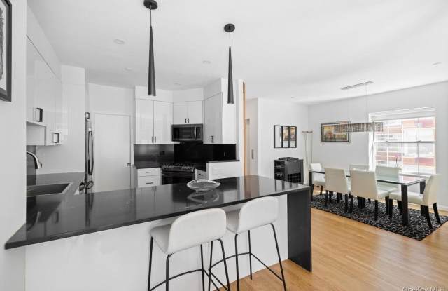 111 JANE Street unit: 4