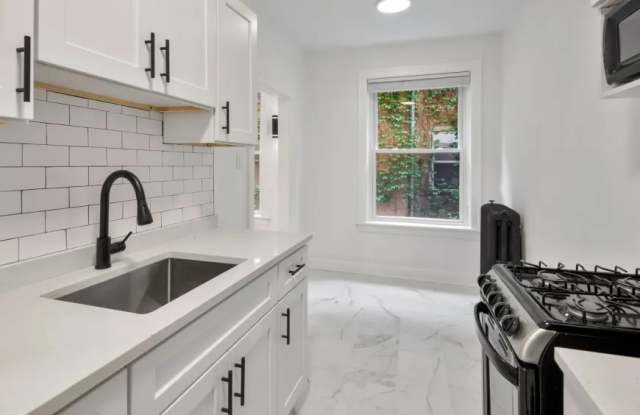 5038-5041 North Sheridan Rd.