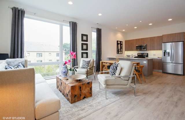 4119 North Narragansett Ave