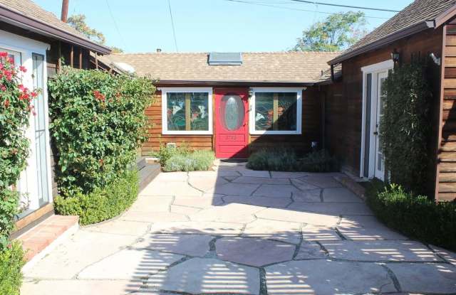 Charming 3 Bed, 2 Bath Single Story Home with AC in Barron Park