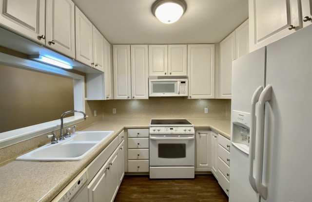 9022 Governors Pl Ct