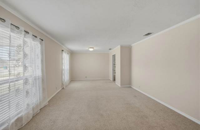 615 Amistad Blvd