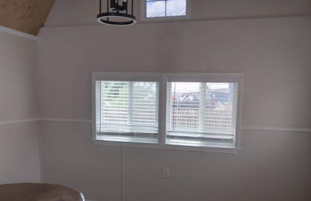 Photo of Cute  Cozy Tiny Home ** In Cordes Lakes!**