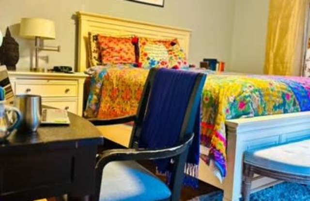 17 West Phil Ellena Street