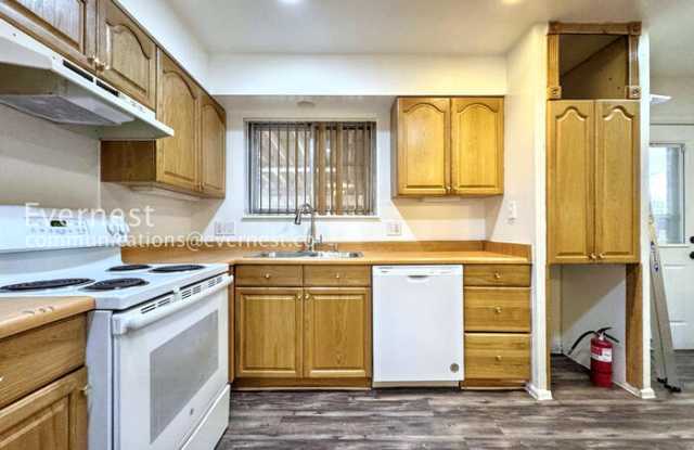 Photo of 17401 East Gunnison Place