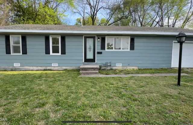 1829 W 21st Street - 1829 West 21st Street, Joplin, MO 64804