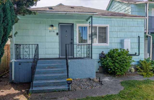 2218 Hoyt Avenue