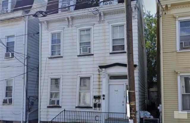 Photo of 922 Washington Street unit: 3