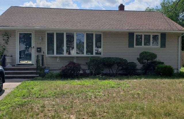 782 Ringwood Avenue - 782 Ringwood Avenue, Pompton Lakes, NJ 07442