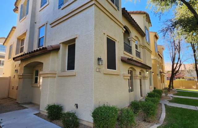 3 Bed 2 Bath Gilbert Town Home