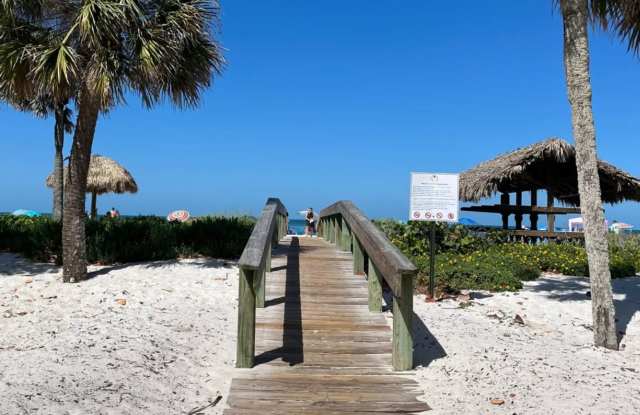 ** MOORINGS\COQUINA SANDS SEASONAL\ANNUAL AVAILABLE REMODELED 2/2 ACROSS FROM LOWDERMILK PARK BEACH **