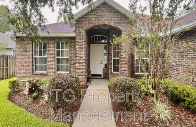 1449 Blue Heron Ln E