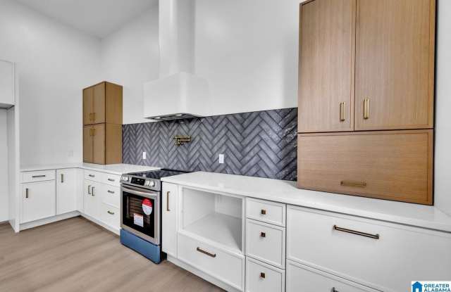 Photo of 5009 2ND AVENUE