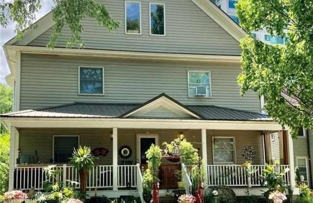 Photo of 113 Comfort Street unit: 4