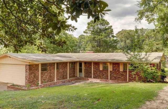 202 Little John Trail