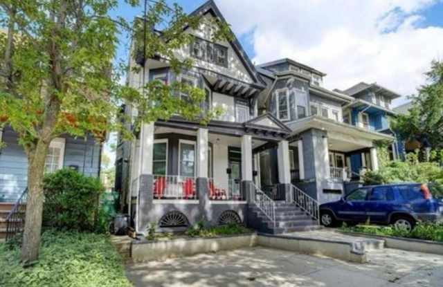 Photo of 146 BENTLEY AVE