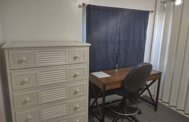 6122 141st Avenue North