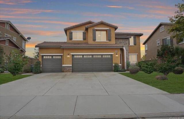 41020 Crimson Pillar Lane