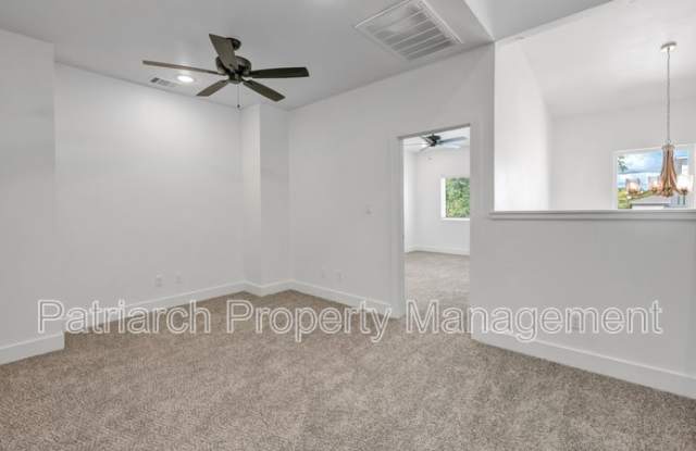 205 Lynn Drive - 402