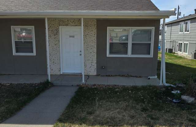 2 Bedroom 1 Bath Unit in Triplex