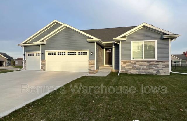 5707 SE 24th Ct - 5707 Southeast 24th Court, Des Moines, IA 50320