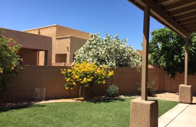 2515 N Blue Willow Trl