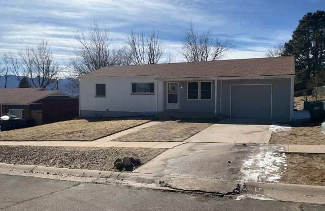 BEAUTIFULLY UPDATED RANCHER WITH FINISHED BASEMENT