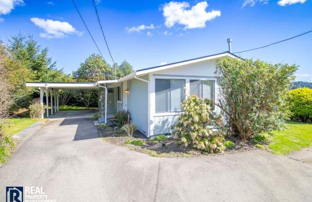 Charming 2 Bedroom! Stunning Views!