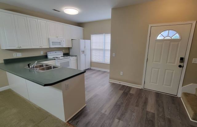 AVAILABLE NOW, $825 OFF FIRST FULL MONTH OF RENT!