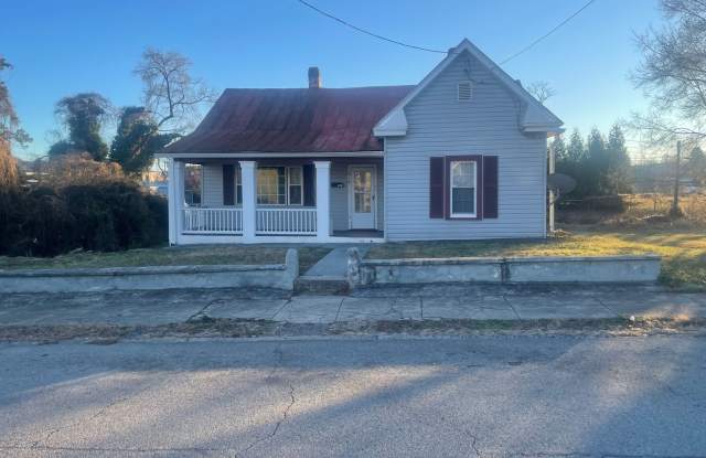 Photo of 3 br 1 bath house for rent