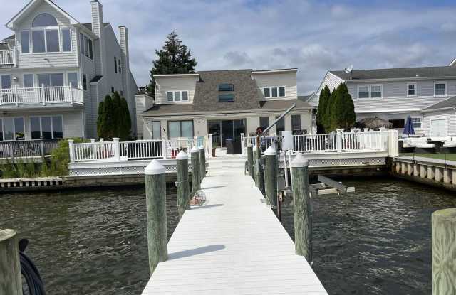 Photo of 48 Island Drive