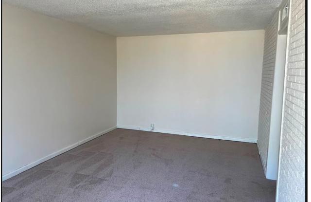 Spacious, three bedroom apartments in safe and quiet neighborhood of Charlotte