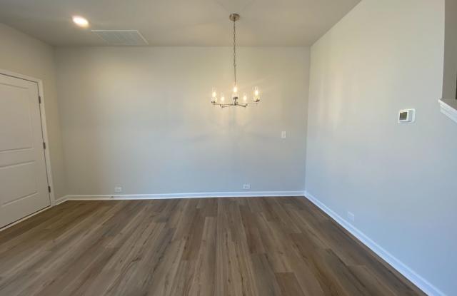 Room in 4 Bedroom Home at Statesville Ave