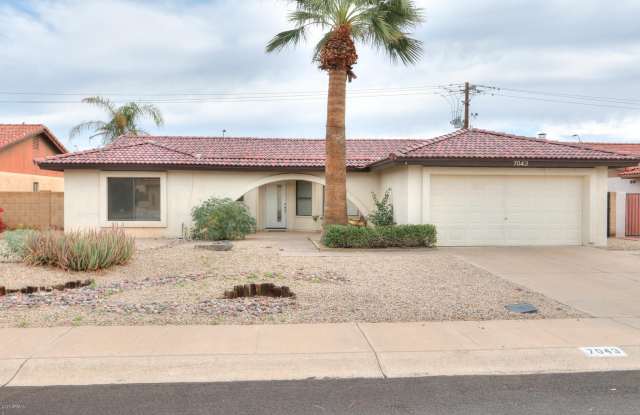 7043 N Via De La Siesta --