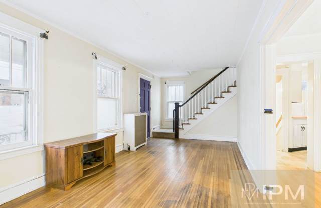 Charming 3 Bedroom, 2 Bath Home in York, Pa!