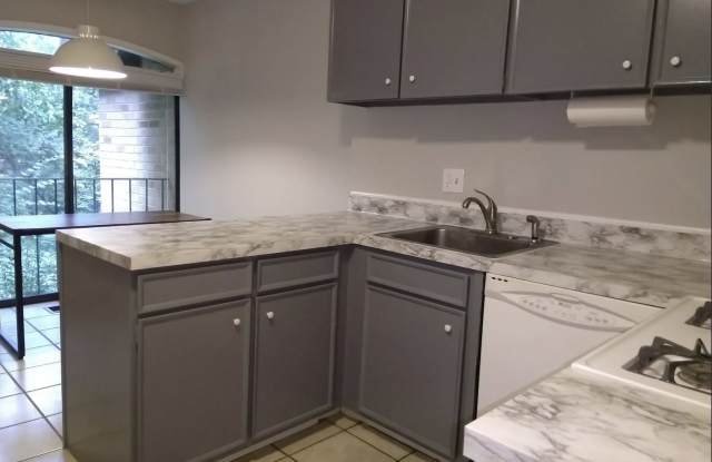 7952 Inverness Ridge Road