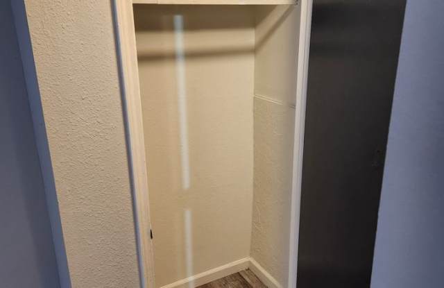 3330 W. Zoo Blvd., 339