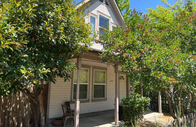 COMING SOON! 2 bed, 2 bath home in the heart of Ashland