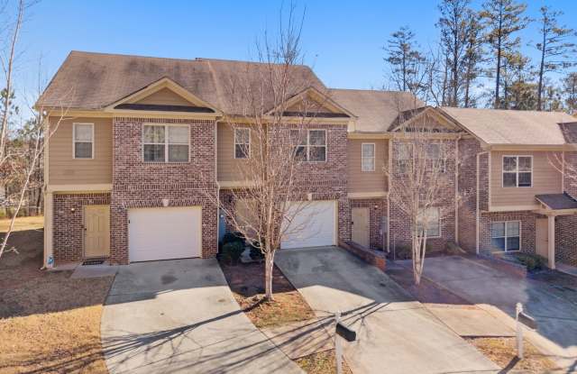 3 Bedroom Townhome in Stonecrest!